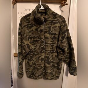 Express camo pullover